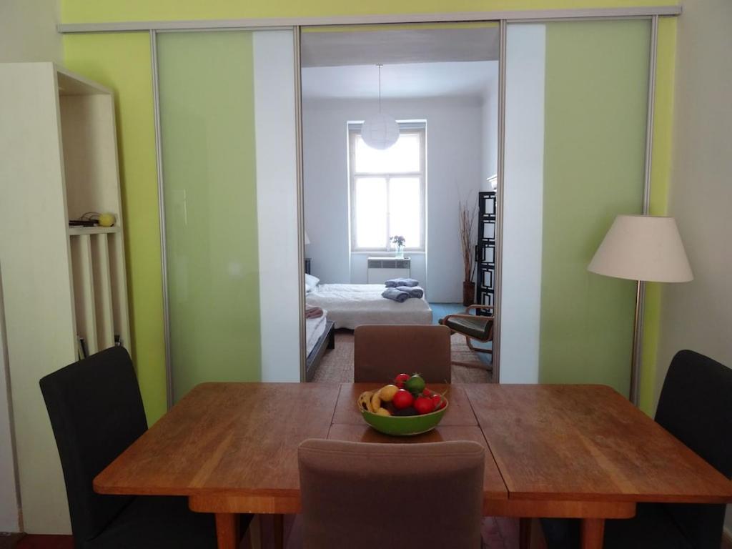 Garden Apartment On Art Nouveau Street In Central Прага Екстериор снимка